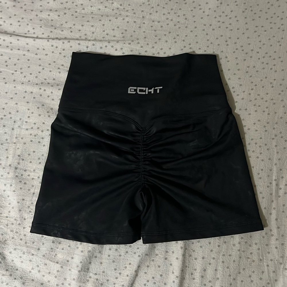 echt scrunch shorts!